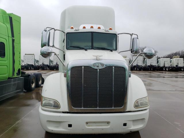 1NPVDH9X0FD285642 - 2015 PETERBILT 384 WHITE photo 5