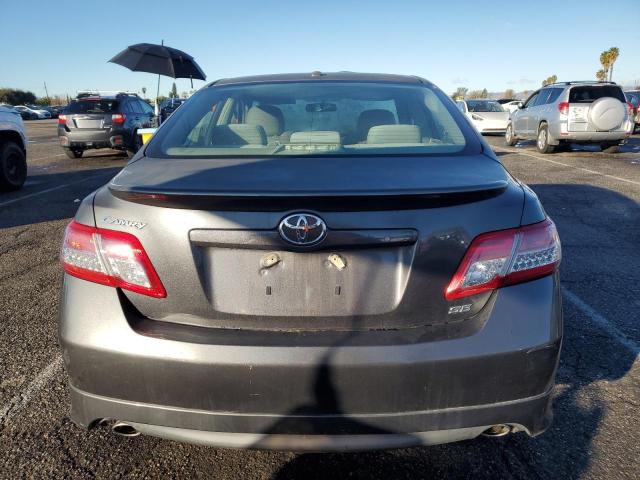 4T1BF3EK5AU072160 - 2010 TOYOTA CAMRY BASE GRAY photo 6