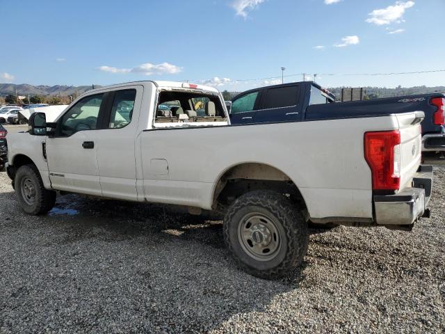 1FT7X2BT6JEB11203 - 2018 FORD F250 SUPER DUTY WHITE photo 2