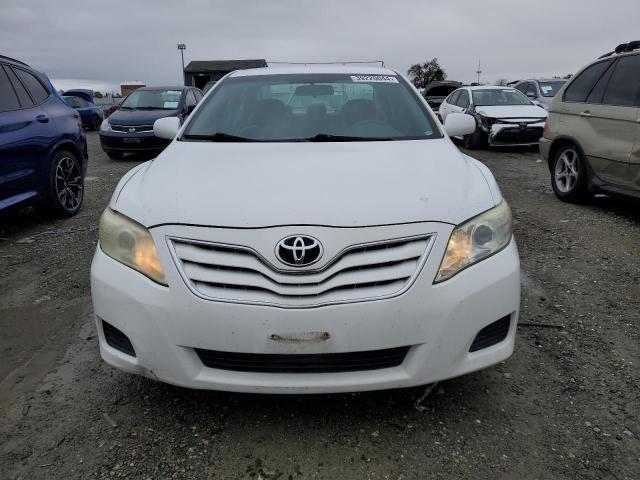 4T1BF3EK4BU587331 - 2011 TOYOTA CAMRY BASE WHITE photo 5