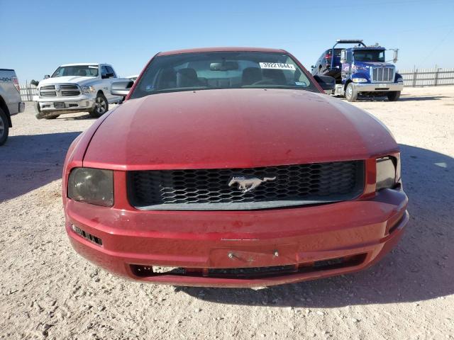 1ZVFT80N155156065 - 2005 FORD MUSTANG RED photo 5