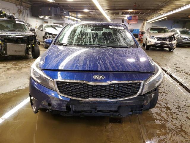 3KPFK4A73JE167193 - 2018 KIA FORTE LX BLUE photo 5