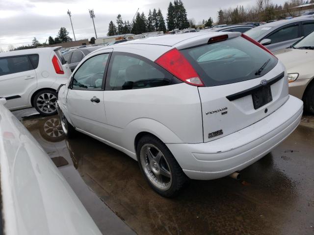 3FAFP31N55R123243 - 2005 FORD FOCUS ZX3 WHITE photo 2