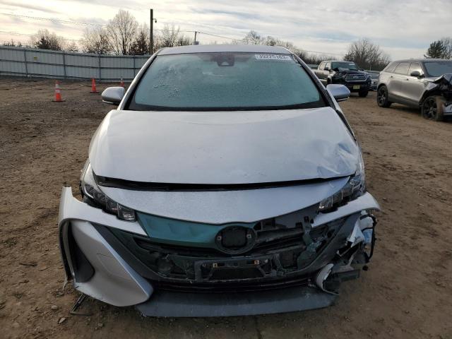 JTDKARFP8H3004158 - 2017 TOYOTA PRIUS PRIM 银色 照片 5