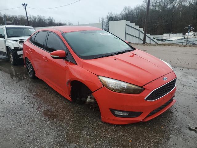 1FADP3F20GL275566 - 2016 FORD FOCUS SE RED photo 4