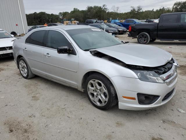 3FAHP0HA0BR103732 - 2011 FORD FUSION SE SILVER photo 4