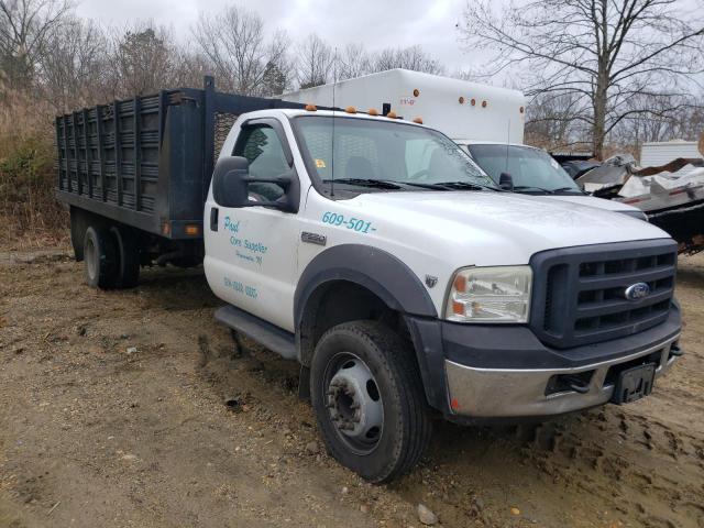 1FDAF56Y17EB03272 - 2007 FORD F550 SUPER DUTY WHITE photo 4