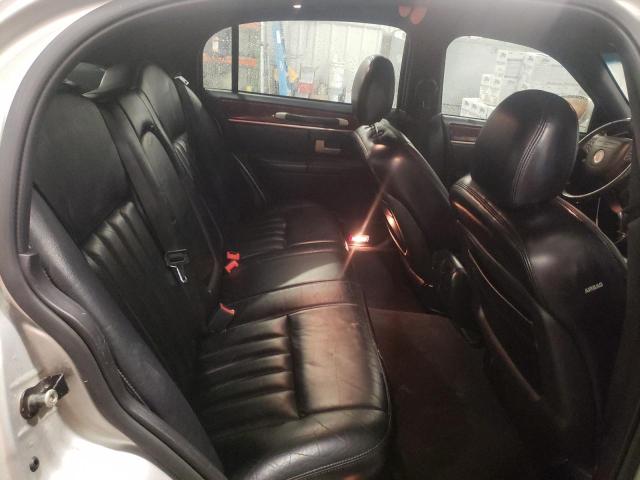 1LNHM81W54Y674835 - 2004 LINCOLN TOWN CAR EXECUTIVE SILVER photo 10