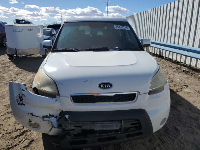 KNDJT2A23A7046535 - 2010 KIA SOUL + WHITE photo 5