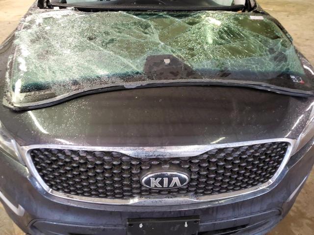 5XYPGDA58HG327554 - 2017 KIA SORENTO LX CHARCOAL photo 11