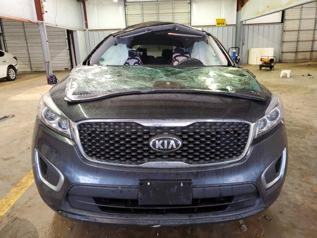 5XYPGDA58HG327554 - 2017 KIA SORENTO LX CHARCOAL photo 5