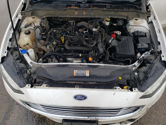 3FA6P0HD8KR134020 - 2019 FORD FUSION SE WHITE photo 11