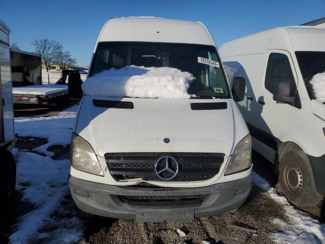 WD3PE8CB7C5706301 - 2012 MERCEDES-BENZ SPRINTER 2500 WHITE photo 5