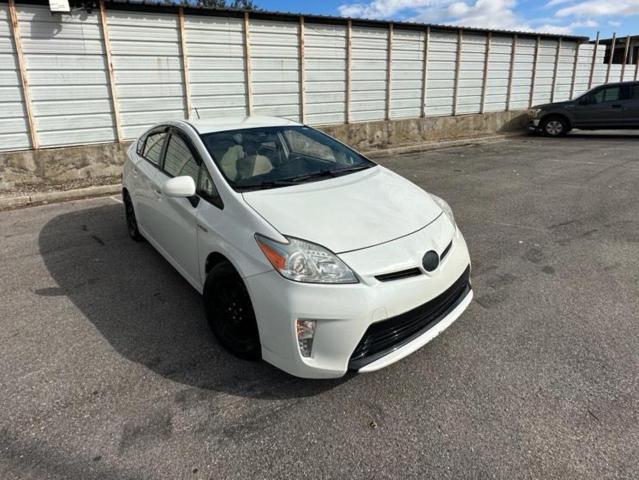 JTDKN3DU2E1756679 - 2014 TOYOTA PRIUS WHITE photo 1