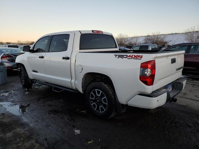 5TFHY5F18JX742275 - 2018 TOYOTA TUNDRA CREWMAX LIMITED WHITE photo 2