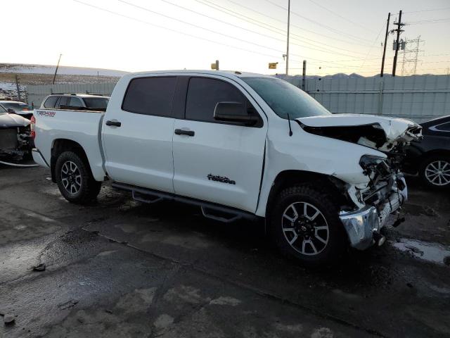 5TFHY5F18JX742275 - 2018 TOYOTA TUNDRA CREWMAX LIMITED WHITE photo 4