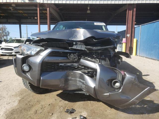 JTEBU5JR0J5508346 - 2018 TOYOTA 4RUNNER SR5/SR5 PREMIUM 灰色 照片 5