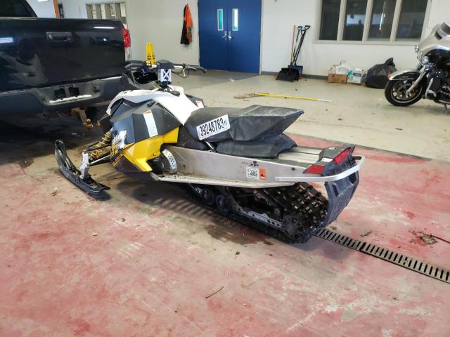 2BPSUEBA9BV000045 - 2011 SKI DOO SNOWMOBILE WHITE photo 3