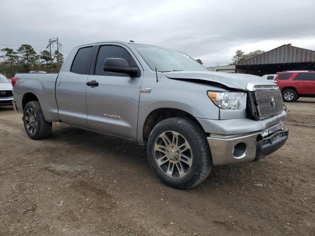 5TFRY5F14CX130114 - 2012 TOYOTA TUNDRA DOUBLE CAB SR5 SILVER photo 4