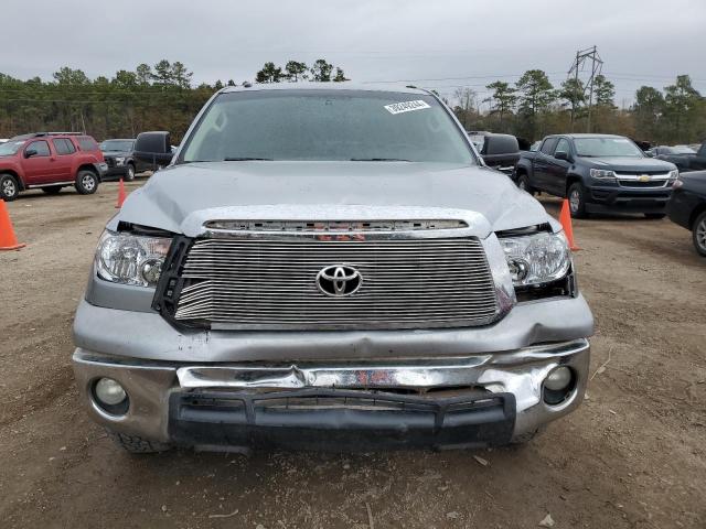 5TFRY5F14CX130114 - 2012 TOYOTA TUNDRA DOUBLE CAB SR5 SILVER photo 5