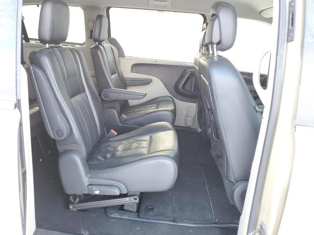 2A4RR8DG8BR616664 - 2011 CHRYSLER TOWN & COU TOURING L BEIGE photo 11