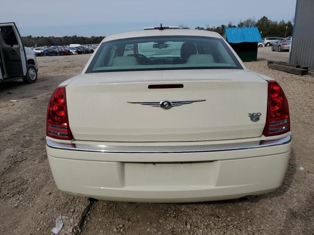 2C3KA63H58H308058 - 2008 CHRYSLER 300C WHITE photo 6