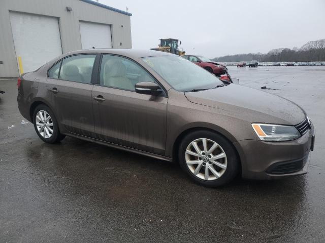 3VWDZ7AJ6BM325465 - 2011 VOLKSWAGEN JETTA SE BROWN photo 4