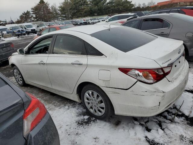 5NPEC4AC3BH307035 - 2011 HYUNDAI SONATA SE WHITE photo 2