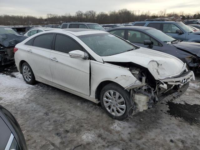 5NPEC4AC3BH307035 - 2011 HYUNDAI SONATA SE WHITE photo 4