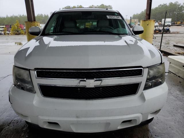 1GNSKBE01BR378776 - 2011 CHEVROLET TAHOE K1500 LT WHITE photo 12