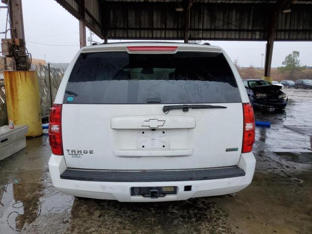 1GNSKBE01BR378776 - 2011 CHEVROLET TAHOE K1500 LT WHITE photo 6