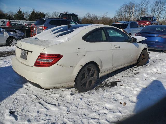 WDDGJ4HB4CF787437 - 2012 MERCEDES-BENZ C 250 WHITE photo 3