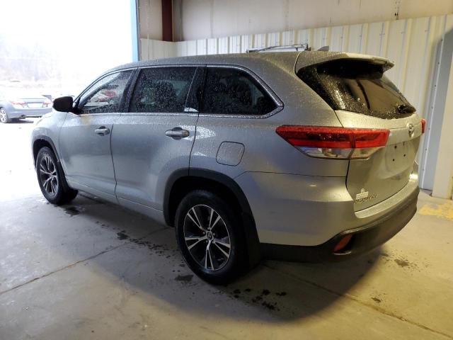 5TDBZRFH7JS803404 - 2018 TOYOTA HIGHLANDER LE SILVER photo 2