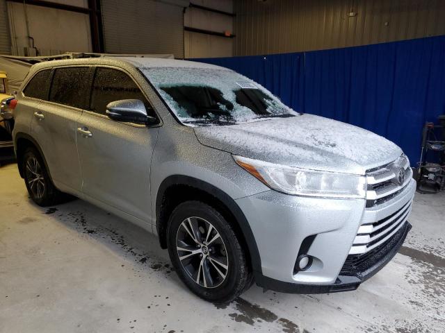 5TDBZRFH7JS803404 - 2018 TOYOTA HIGHLANDER LE SILVER photo 4