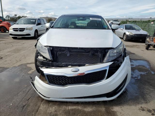 5XXGN4A72DG212051 - 2013 KIA OPTIMA EX WHITE photo 5