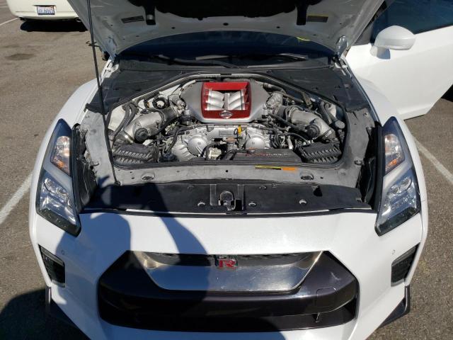 JN1AR5EF8HM821102 - 2017 NISSAN GT-R PREMIUM WHITE photo 11