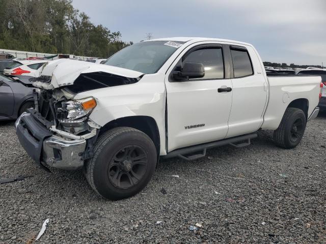 5TFRM5F18HX113772 - 2017 TOYOTA TUNDRA DOUBLE CAB SR/SR5 WHITE photo 1