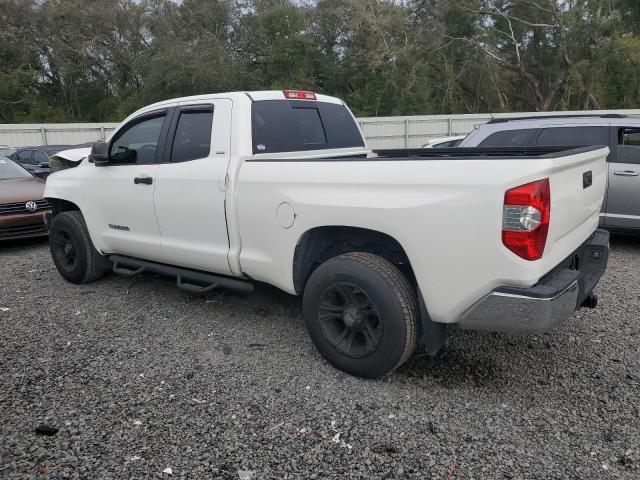 5TFRM5F18HX113772 - 2017 TOYOTA TUNDRA DOUBLE CAB SR/SR5 WHITE photo 2