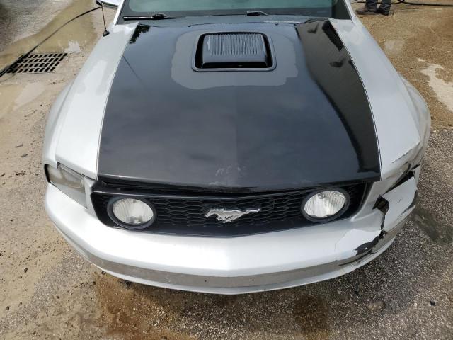 1ZVHT85H265217324 - 2006 FORD MUSTANG GT SILVER photo 11