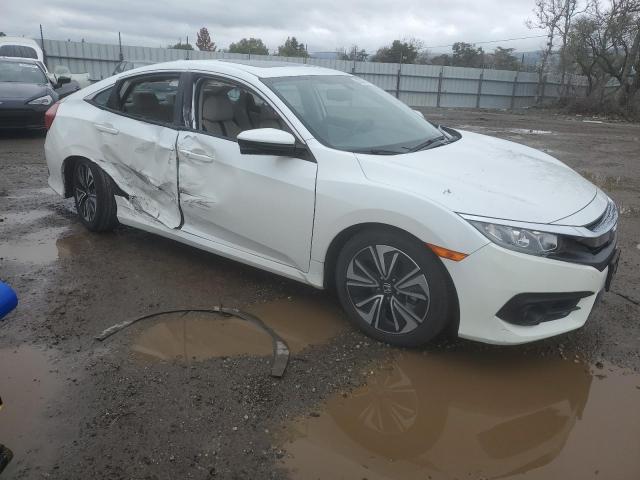 JHMFC1F71JX031907 - 2018 HONDA CIVIC EXL WHITE photo 4