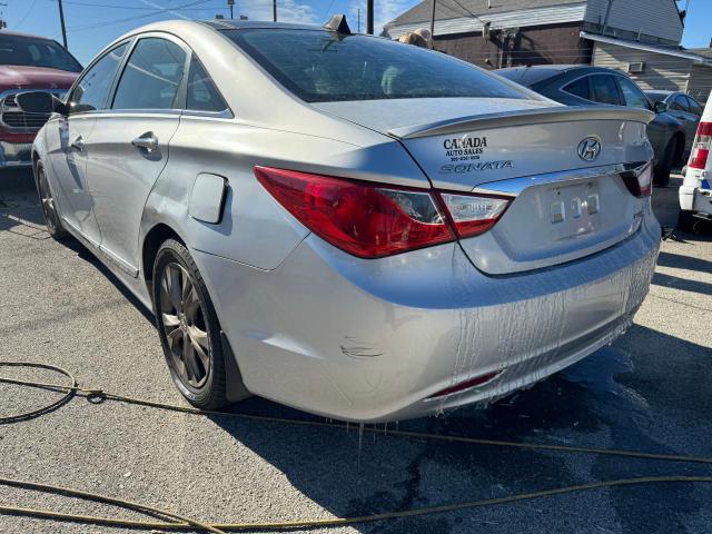 5NPEC4AC6CH385312 - 2012 HYUNDAI SONATA SE SILVER photo 3