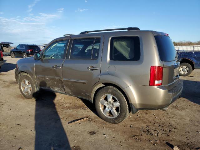 5FNYF4H51BB047907 - 2011 HONDA PILOT EXL GOLD photo 2