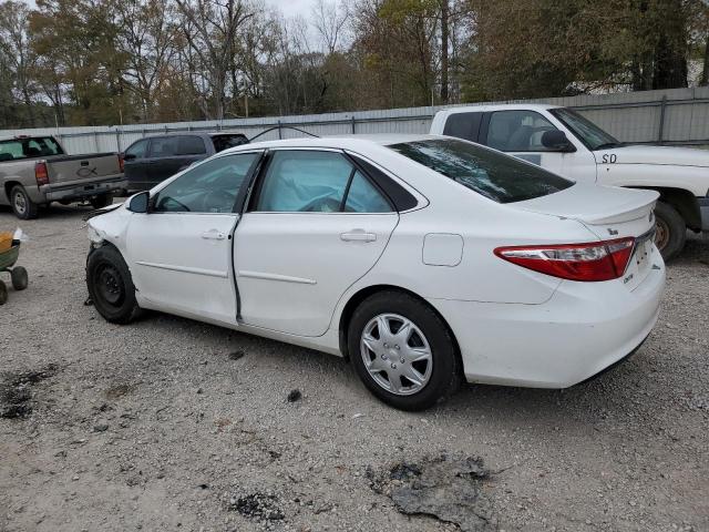 4T4BF1FK0FR492683 - 2015 TOYOTA CAMRY LE WHITE photo 2