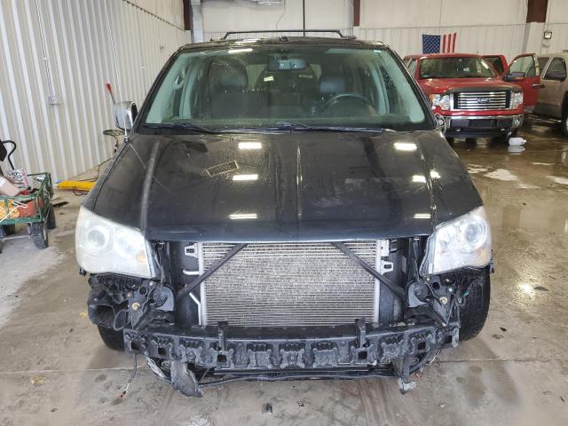 2A4RR6DG4BR745635 - 2011 CHRYSLER TOWN & COU LIMITED BLACK photo 5