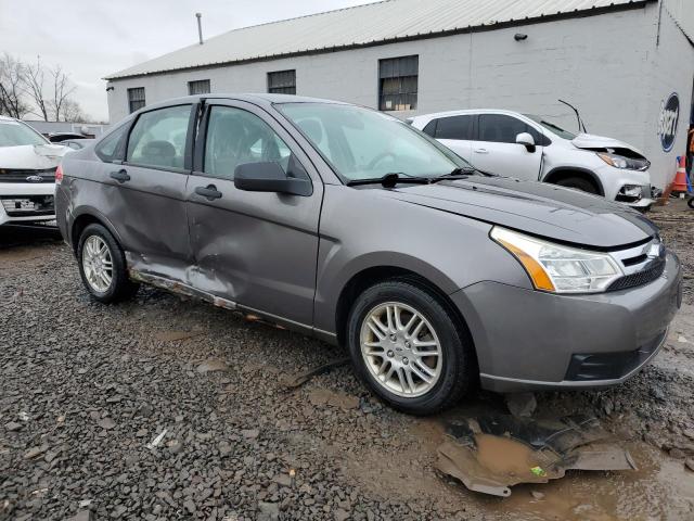 1FAHP3FN5AW133327 - 2010 FORD FOCUS SE GRAY photo 4