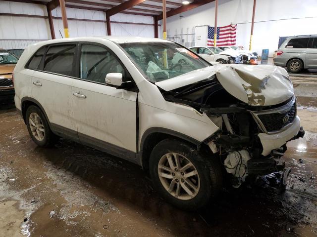 5XYKT4A62EG430138 - 2014 KIA SORENTO LX WHITE photo 4