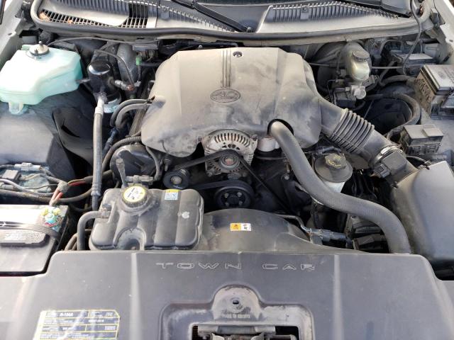 1LNHM81W31Y733473 - 2001 LINCOLN TOWN CAR EXECUTIVE GOLD photo 11