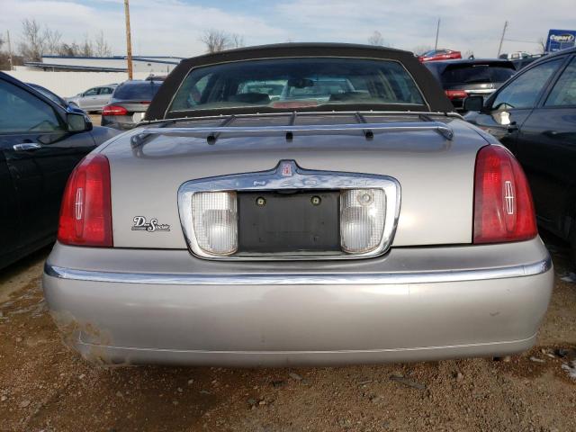 1LNHM81W31Y733473 - 2001 LINCOLN TOWN CAR EXECUTIVE GOLD photo 6