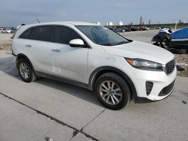 5XYPG4A32KG560934 - 2019 KIA SORENTO L WHITE photo 4