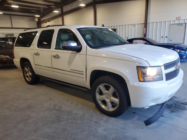 1GNUCKE0XAR135469 - 2010 CHEVROLET SUBURBAN C1500 LTZ WHITE photo 4